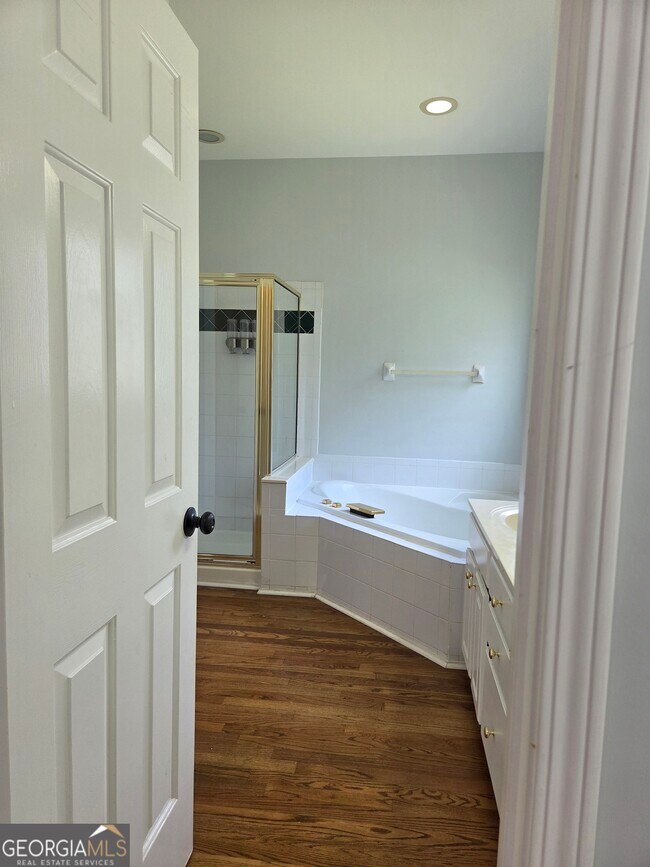 Building Photo - 3770 Glennvale Ct