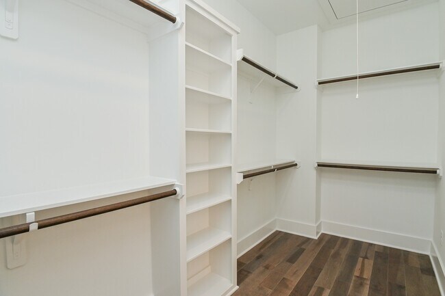 Building Photo - 4317 Koehler St