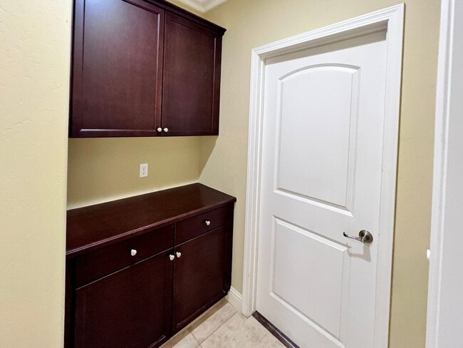 Building Photo - $2,695 Church & Clovis Ave., 4 Bedroom House - Edna Ave. Fresno / Energy Efficient