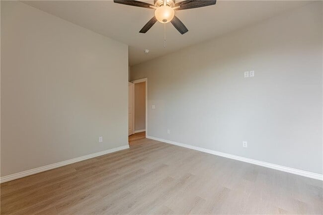 Building Photo - 1705 SW Casuarina Dr