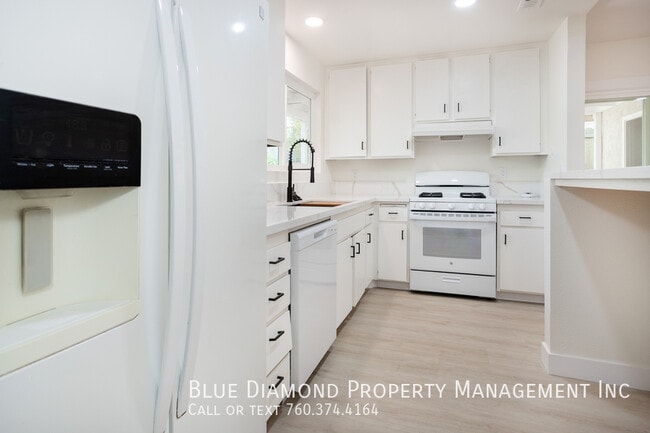 Building Photo - 1441 Peacock Blvd