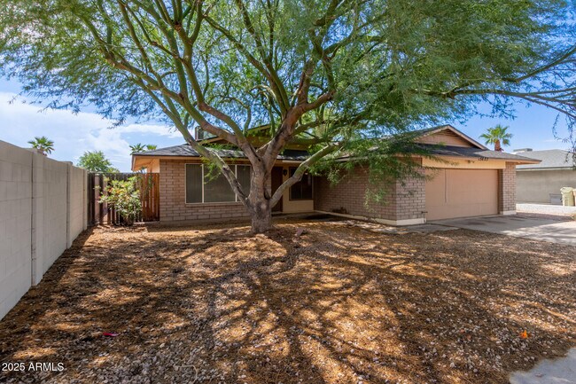 Building Photo - 5603 W Greenbriar Dr