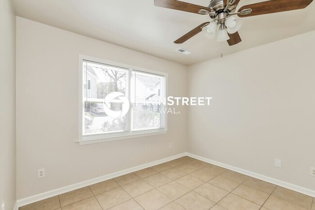 Building Photo - 3376 Tinley Park Dr