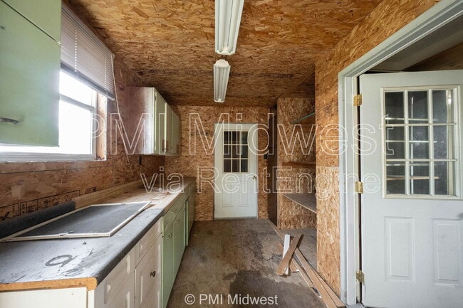 Building Photo - 126 Lewis Dr