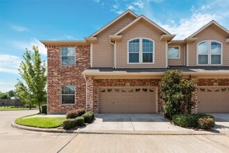 Building Photo - 11003 Paterno Dr
