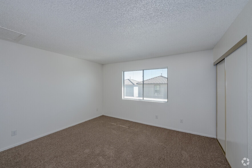 1BR, 1BA - 675SF - Bedroom - Sandhill