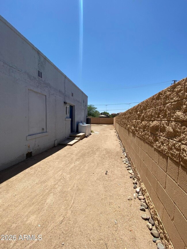 Building Photo - 1513 W Taylor St