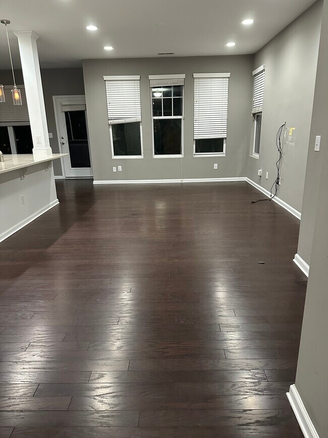 Building Photo - 7241 Terregles Dr