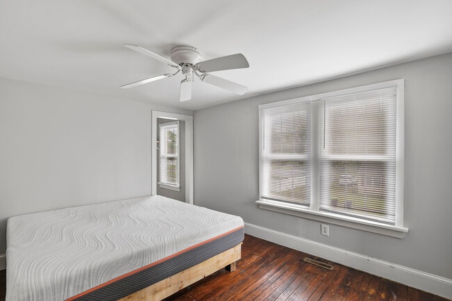 Building Photo - 107 W High St