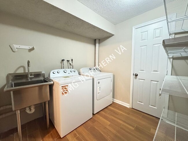 Building Photo - 9606 Scotch Haven Dr