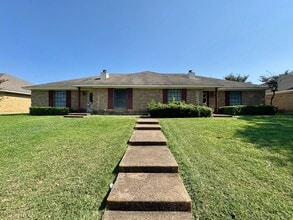 Building Photo - Duplex
