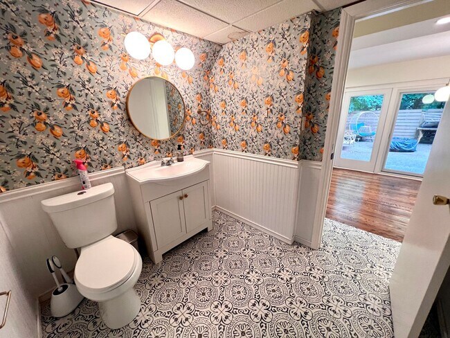 Building Photo - Pittsburgh - 3 Bedroom 1.5 Bathroom - Upda...