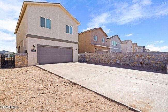 Building Photo - 14963 Pebble Hills Blvd
