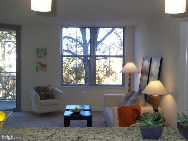 Building Photo - 11800 Sunset Hills Rd