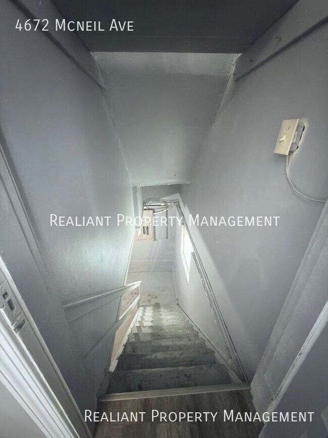 Building Photo - 4672 Mcneil Ave-