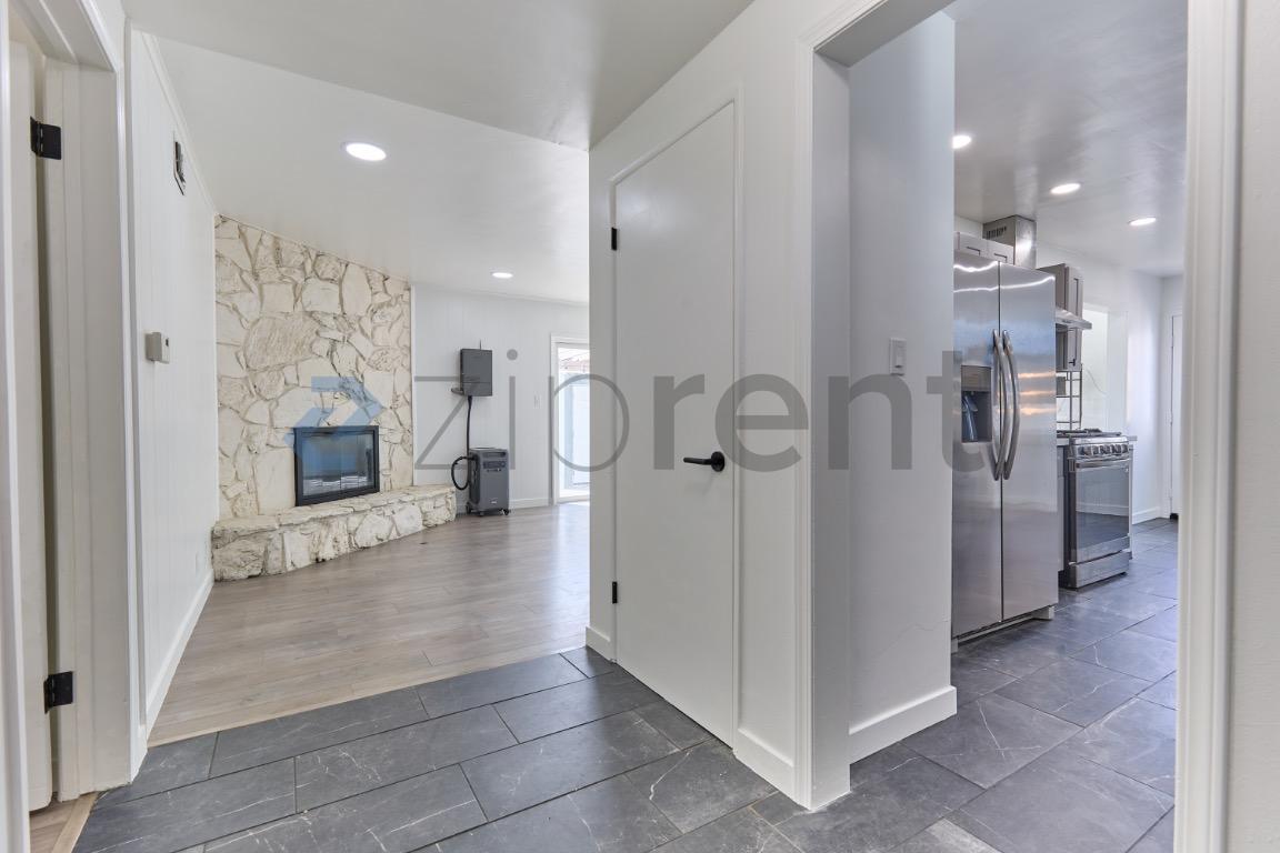 Building Photo - 1410 Central Ave