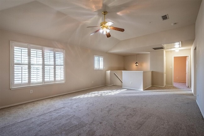 Building Photo - 228 Memory Dr