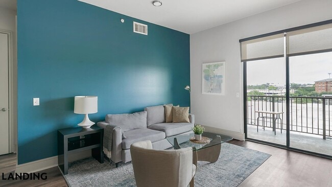 Building Photo - 1414 Wood Hollow Dr