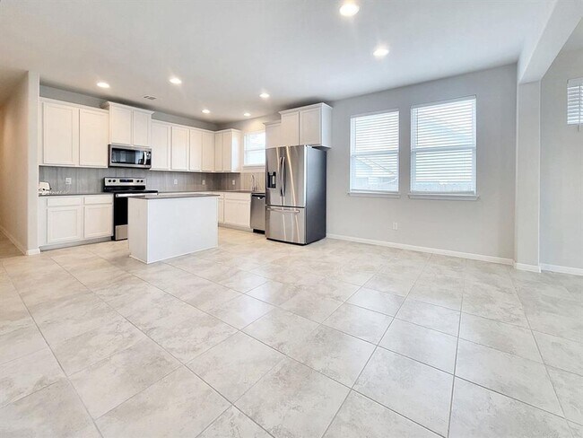 Building Photo - Modern 3BR/2BA Home with Garage & Fenced Backyard