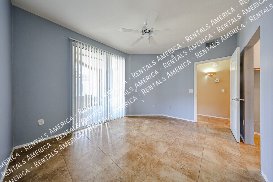 Building Photo - 2929 W Yorkshire Dr