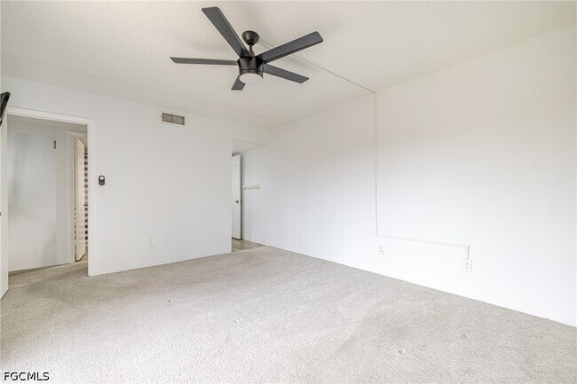 Building Photo - 1418 Park Shore Cir