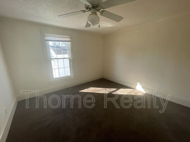 Building Photo - 324 Trevathan St