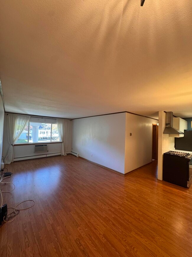 Building Photo - 1321 W Main St