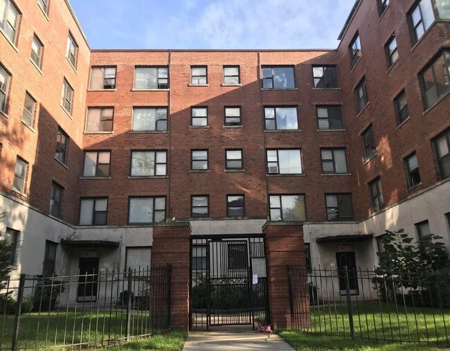 Building Photo - 3075 E Cheltenham