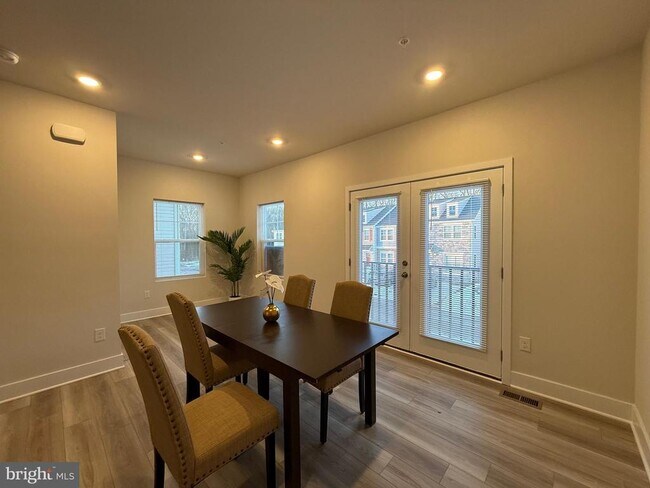 Building Photo - 6828 Winterhill Ln