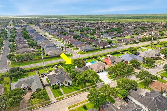 Building Photo - 8114 Etienne Dr