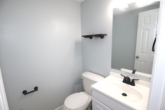 Building Photo - 2 Bed 1.5 Bath in Mepkin Place in West Ashley!