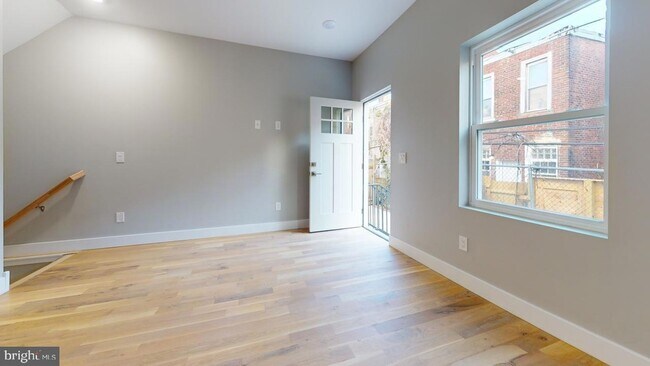 Building Photo - 5412 Delancey St