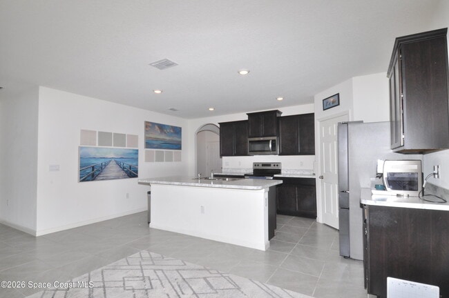 Building Photo - 180 Hammock Rd SE