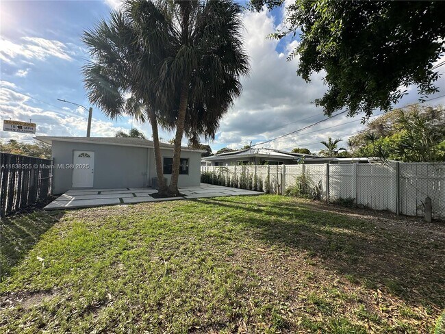 Building Photo - 1300 NW 7th Terrace