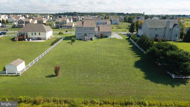 Building Photo - 209 Riding Path Dr