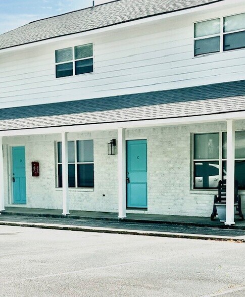 Building Photo - The Folly Townhomes