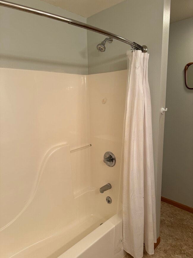 Building Photo - 506 Traveler Ln