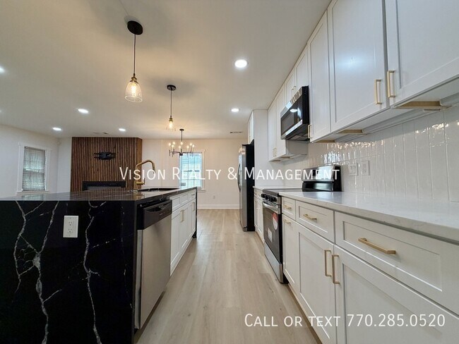 Building Photo - 1255 Campbellton Rd SW