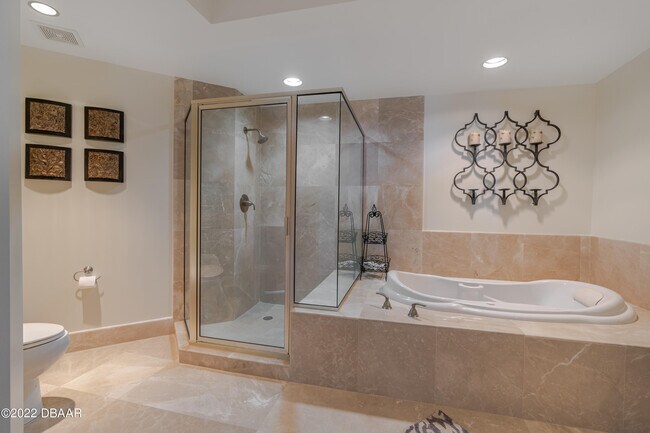 Building Photo - 241 Riverside Dr