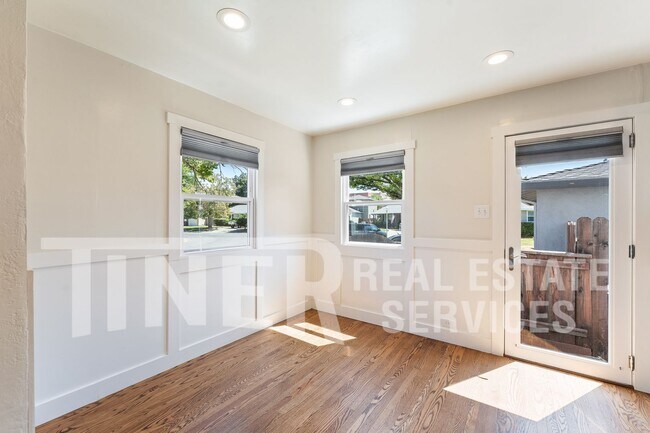 Building Photo - 650 Dittmar Way