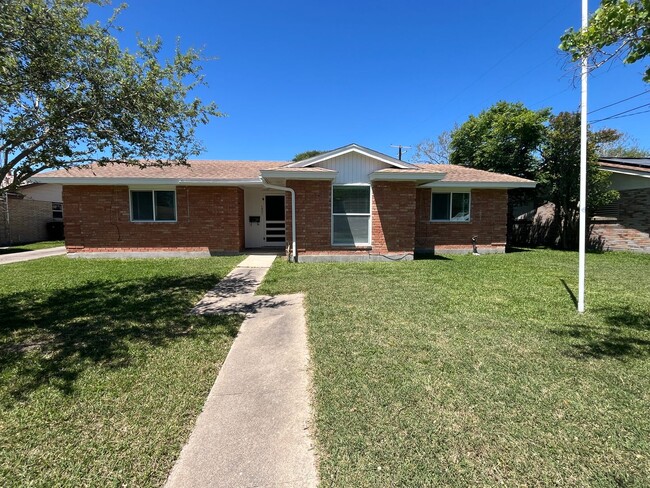 Primary Photo - Brick Home with Quick Commute to SPID