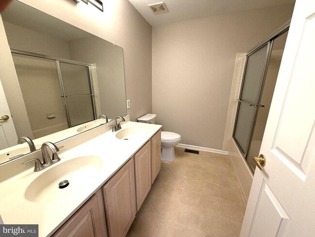 Building Photo - 40 Hearthstone Ln