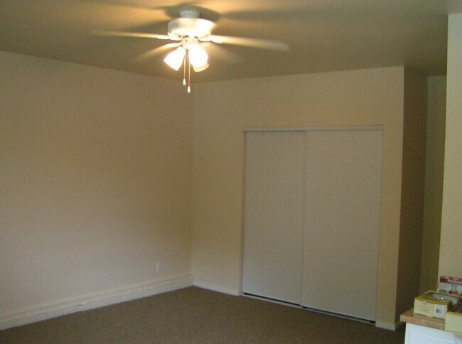 Building Photo - 16931 Schoolcraft St