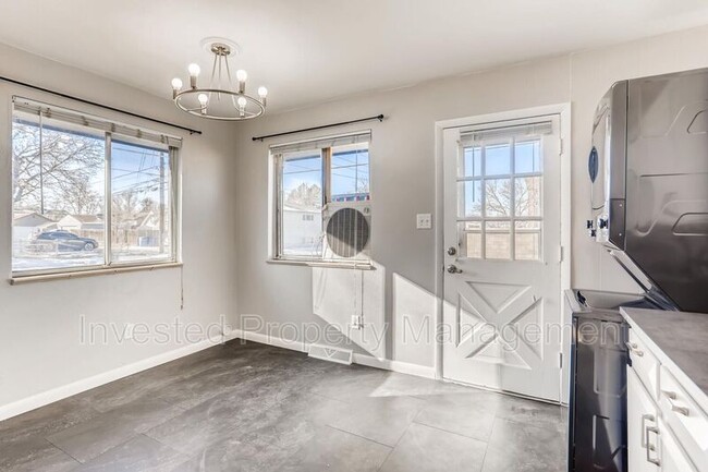 Building Photo - 405 W Bates Ave