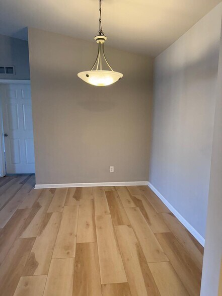 Dinning - 5560 Pine Aires Dr