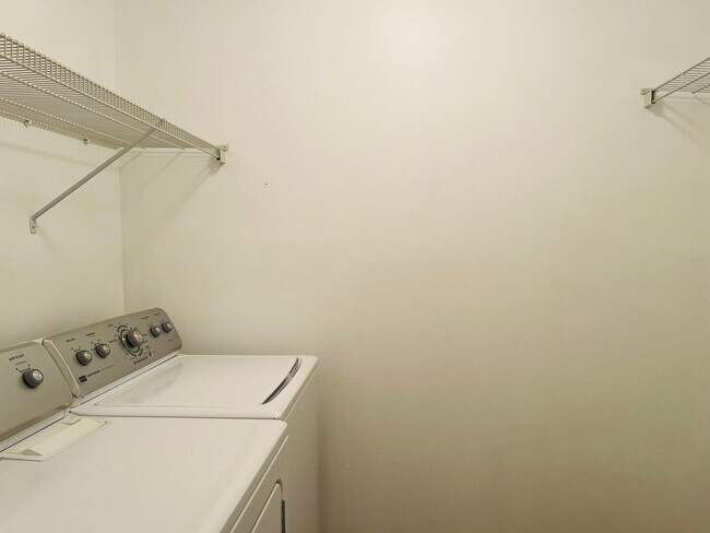 Building Photo - Wow! Check out this charming 3 bedroom 2 b...
