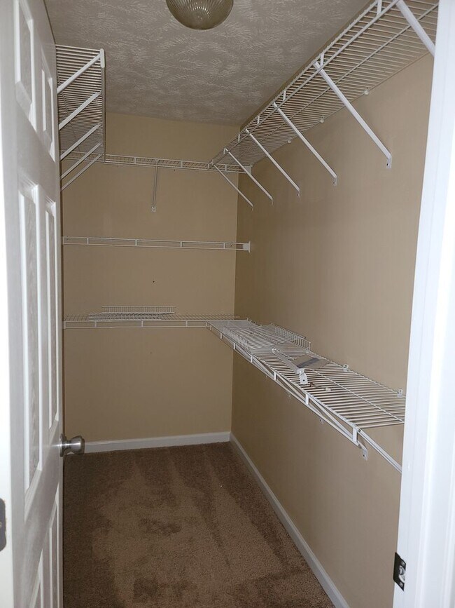 Building Photo - NEW LISTING- 3 bd/ 2 ba located MINUTES from Fort Bragg! Quiet Neighborhood!