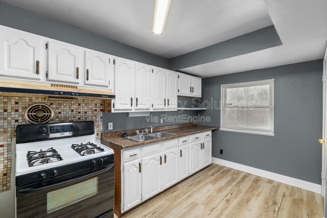 Building Photo - 135 Dundee Cir