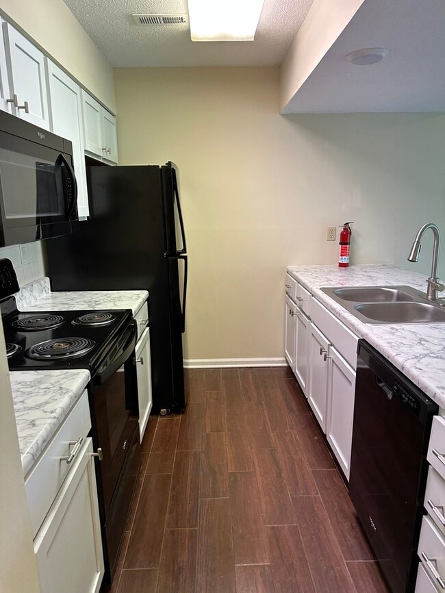 Building Photo - Townhome in Ballwin!!