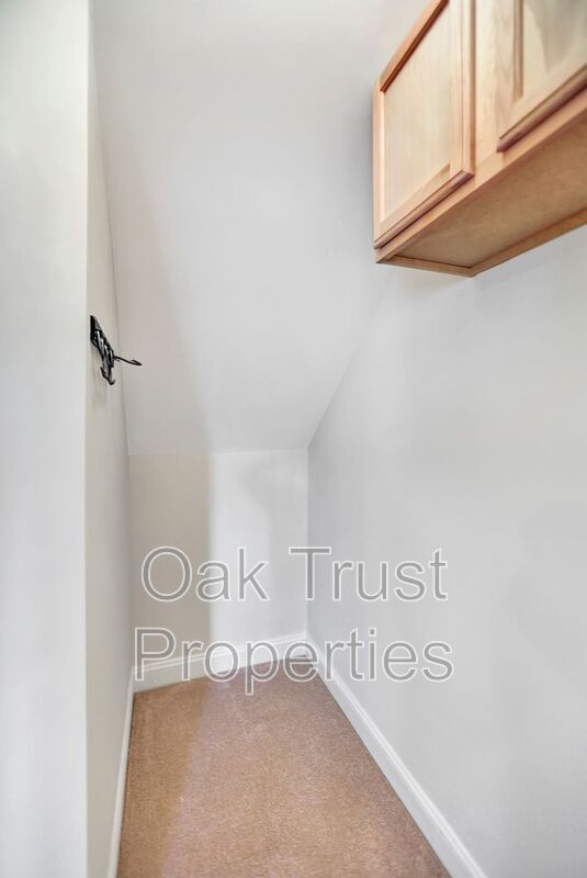 Building Photo - 5232 Mulholland Dr